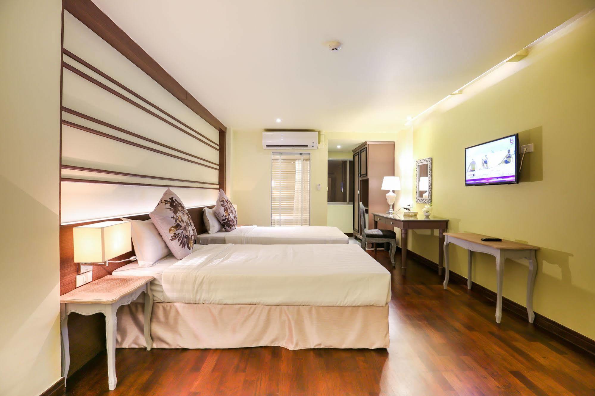 The Sathon Vimanda Hotel Bangkok Exterior photo